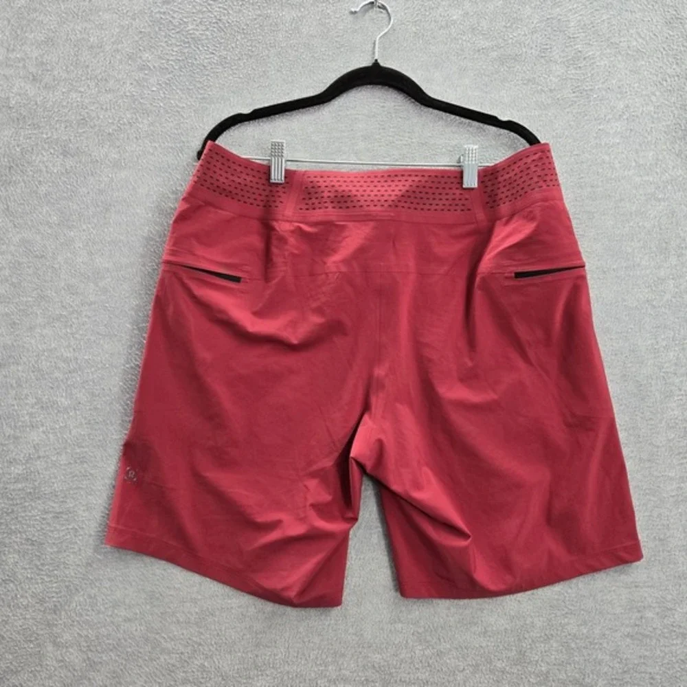 Lululemon Men Activewear Shorts 34‎ Red Current State Breathe Logo 9.5